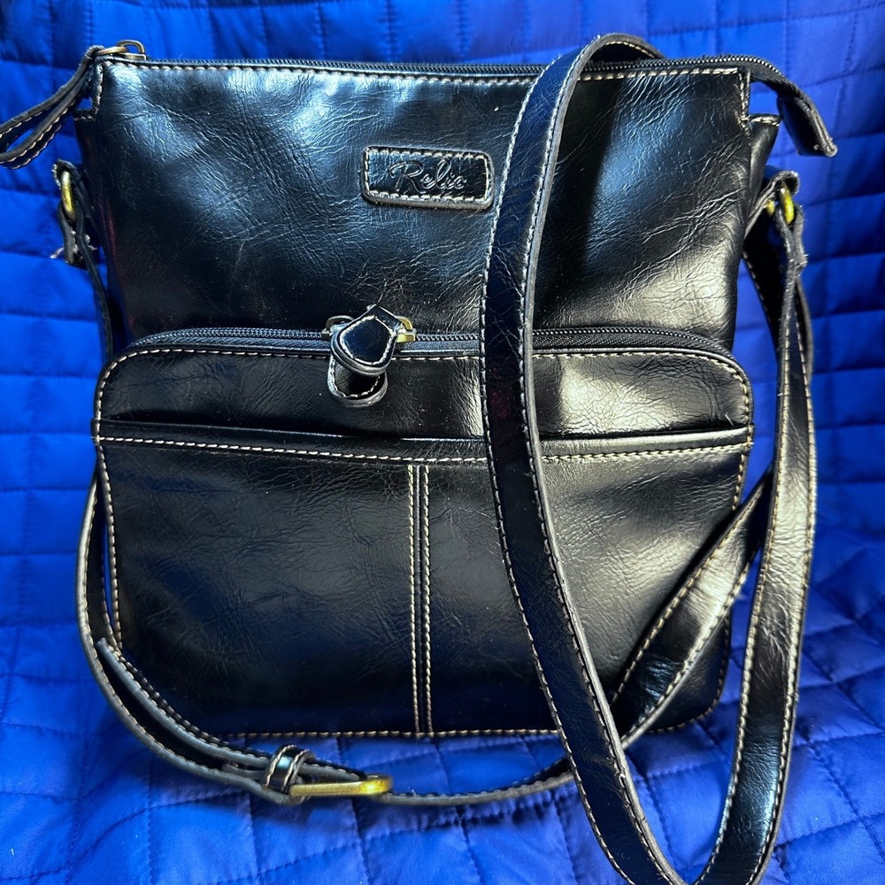 Relic Black Faux Leather Crossbody Bag Shoulder Bag Adjustable Strap Zip Pockets